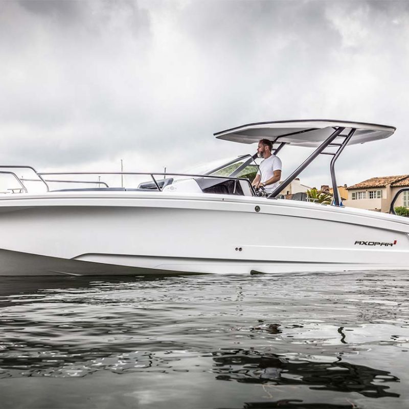 Axopar_25_Cross_Top_0004_25_Gallery_0009_Axopar-25-TT_C4A8845__ScaleHeightWzIxNjBd