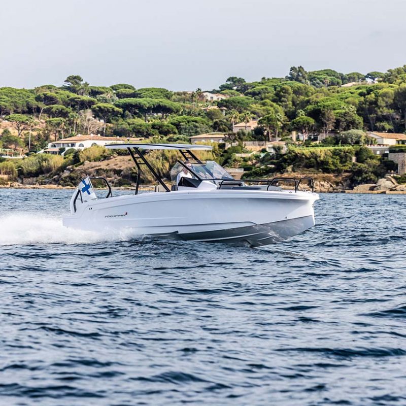 Axopar_25_Cross_Top_0008_25_Gallery_0012_Axopar-25-TT_C4A0081__ScaleHeightWzIxNjBd