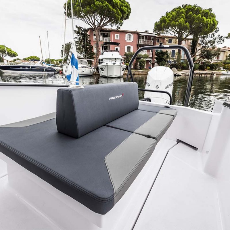 Axopar_25_Cross_Top_0009_25_Gallery_0000_Axopar-25-TT_C4A7925__ScaleHeightWzIxNjBd