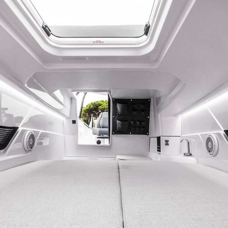 Axopar_25_Cross_Top_0020_25_Galleri_0000_Axopar-25-TT_C4A7567b__ScaleHeightWzIxNjBd