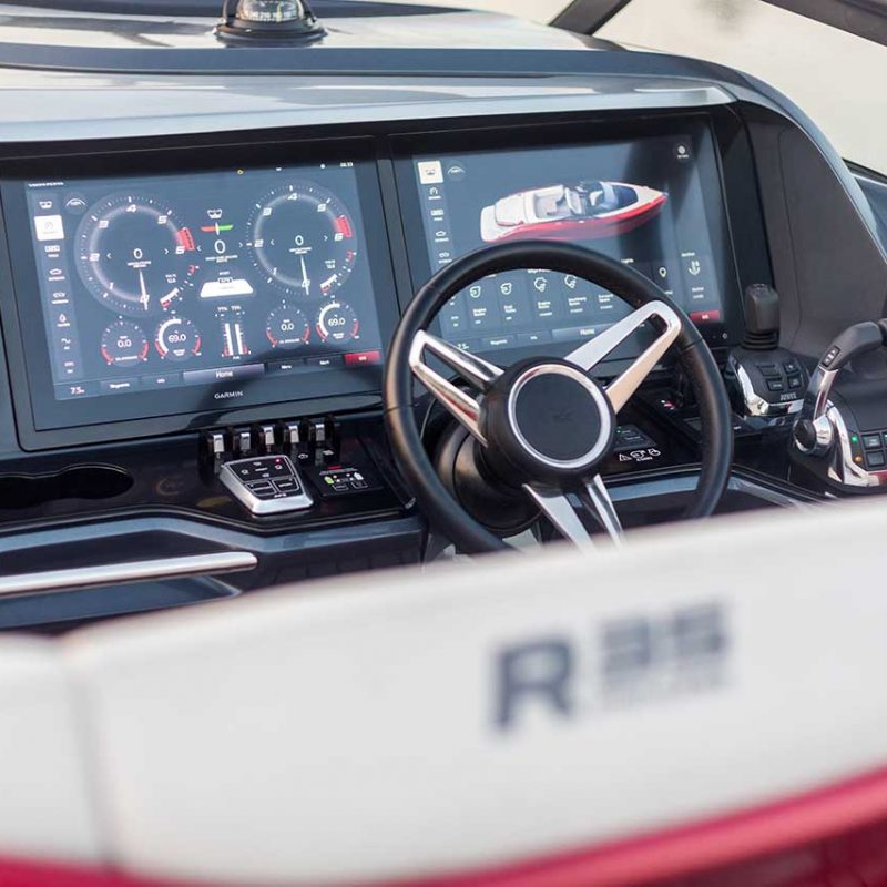 r35-exterior-signal-red-hull-17