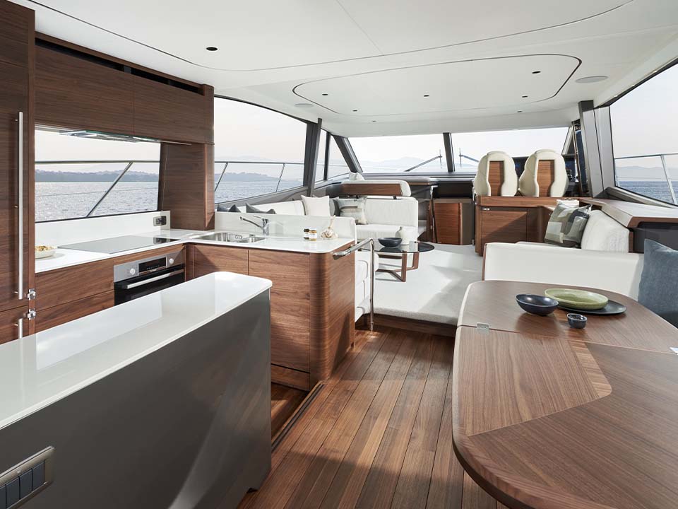 Quay__0019_f65-saloon-2022