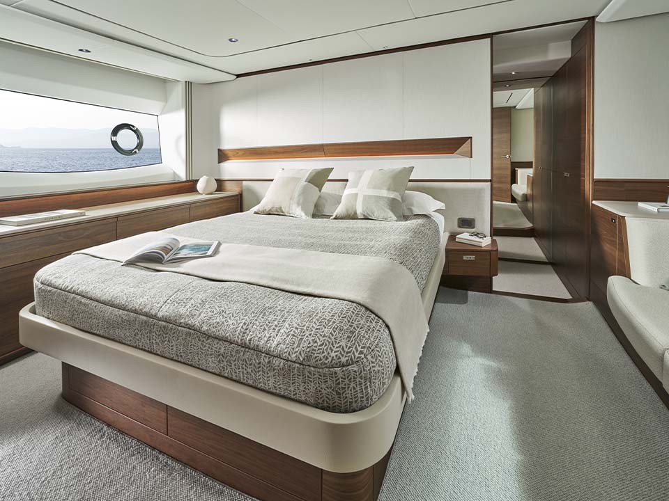 Quay__0020_f65-owners-stateroom-2022