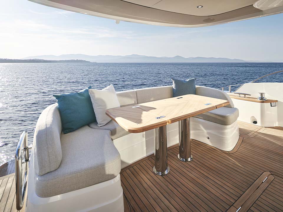 Quay__0034_f65-cockpit-2022